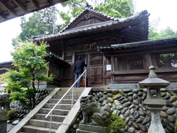 油日神社本殿